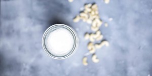Beitragsbild des Blogbeitrags {Food} vegane Basics – Nussmilch