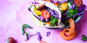 Beitragsbild des Blogbeitrags {Food} Frisch farbenfrohe Regenbogen Pita