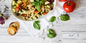 Beitragsbild des Blogbeitrags {Food} Meine liebste vegane Sommer Pasta 