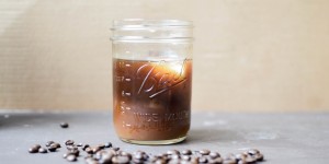 Beitragsbild des Blogbeitrags {Drink} Kalter Kaffee macht schön – how to Cold Brew 