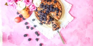 Beitragsbild des Blogbeitrags {Food} glutenfreier Brombeer Kuchen mit Marille