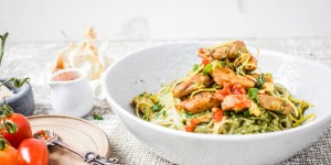 Beitragsbild des Blogbeitrags {Food} Matcha Soba Nudeln mit knusprigem Chili Seitan