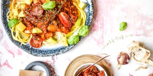 Beitragsbild des Blogbeitrags {Food} Fruchtiges Tomaten Sugo mit Mango Kick