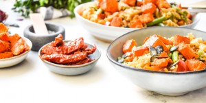 Beitragsbild des Blogbeitrags {Food} bunte Pasta mit knusprigem Polenta Kürbis – Herbsttipps aus dem Ayurveda