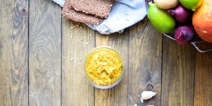 Beitragsbild des Blogbeitrags {Food} Zero Waste – Kürbis Aufstrich aus Mandeltrester