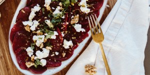 Beitragsbild des Blogbeitrags Beetroot Carpaccio with Goat Cheese 