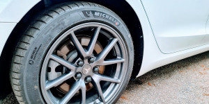 Beitragsbild des Blogbeitrags Überraschungen beim Model 3 Reifenwechsel 