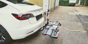 Beitragsbild des Blogbeitrags Tesla Model 3 - Fahrradtransport hinterm Auto