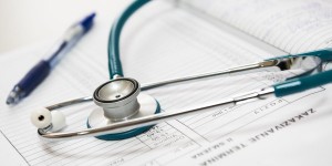 Beitragsbild des Blogbeitrags Die allwissenden Götter in Weiß – Ärzte-Gruselgeschichten von Lipödem-Patienten