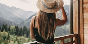 Beitragsbild des Blogbeitrags Aufenthalt im Holzhotel Forsthofalm