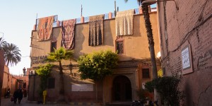 Beitragsbild des Blogbeitrags Marrakesch – Die rote Perle Afrikas oder ein überschätztes Reiseziel?