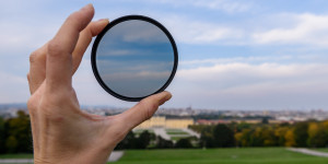 Beitragsbild des Blogbeitrags Der Polfilter in der Fotografie: Anwendung, Effekte & Empfehlung