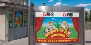 Beitragsbild des Blogbeitrags „Kasperl & Pezi mit Trauerflor“