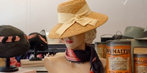 Beitragsbild des Blogbeitrags Zu Besuch bei Fräulein Kleidsam – Vintage Fashion deluxe 