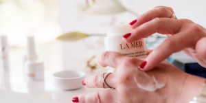 Beitragsbild des Blogbeitrags La Mer – absoluter Luxus für die Haut und mein liebstes Sommerprodukt, Cool Gel Cream