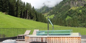 Beitragsbild des Blogbeitrags Feuerstein Nature Family Resort – Sehnsuchts- und Kraftort für Eltern