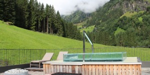 Beitragsbild des Blogbeitrags Feuerstein Nature Family Resort – Sehnsuchts- und Kraftort für Eltern 