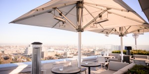 Beitragsbild des Blogbeitrags Geheimtipp in Wien – die Aurora Rooftop Bar im Andaz Vienna