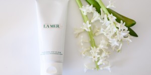 Beitragsbild des Blogbeitrags Der neue Renewal Oil Body Balm – der Glow der süchtig macht 