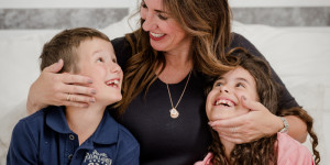 Beitragsbild des Blogbeitrags Personalisierter Schmuck als Erinnerung an besondere Momente