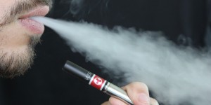 Beitragsbild des Blogbeitrags Rauchen – E-Zigaretten und ihre Nebenwirkungen