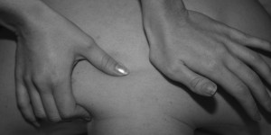 Beitragsbild des Blogbeitrags Was hilft bei Nacken- und Schulterschmerzen? 