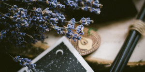 Beitragsbild des Blogbeitrags Uralte Heilkunst der Mönche und Hexen – Rezepte