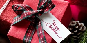 Beitragsbild des Blogbeitrags Gift Guide für Reiseliebhaber | 21 tolle Geschenkideen 