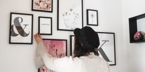 Beitragsbild des Blogbeitrags Viel Inspiration mit wenig Platz | So machst du mehr aus deiner Wohnung mit Desenio*
