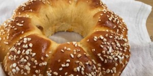 Beitragsbild des Blogbeitrags Gefüllter Briochekranz 