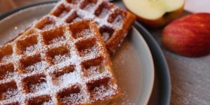 Beitragsbild des Blogbeitrags Apfel-Zimt Waffeln 