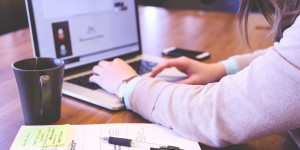 Beitragsbild des Blogbeitrags :: Betroffene berichten: Wer kann sich bald noch das Studium leisten? (Teil 1) 