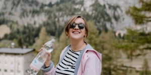 Beitragsbild des Blogbeitrags 5 Gründe, warum du mehr Wasser trinken solltest