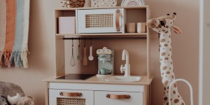 Beitragsbild des Blogbeitrags Ikea Duktig: Kinderküche im Boho Stil DIY