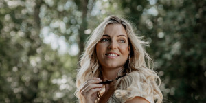 Beitragsbild des Blogbeitrags 5 Haarpflege Tipps für den Sommer