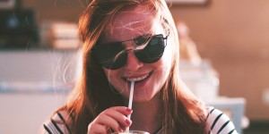 Beitragsbild des Blogbeitrags 5 Gedanken, die dein Leben vergiften – Mentale Entschlackung