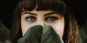 Beitragsbild des Blogbeitrags Das darf niemand über mich wissen: Im Schnitt hat jeder Mensch 13 Geheimnisse