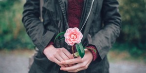 Beitragsbild des Blogbeitrags Ängste und Verletzungen in 7 Schritten wegklopfen – EFT Anleitung