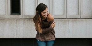 Beitragsbild des Blogbeitrags Wie man die Angst vor dem Alleinsein ablegt – 4 beglückende Me-Tipps