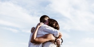 Beitragsbild des Blogbeitrags Wer diese 8 Eigenschaften besitzt, führt glücklichere Beziehungen 