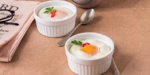 Beitragsbild des Blogbeitrags Gebackene Eier mit Pfifferlinge und Lauch/ Baked eggs with chanterelles and leeks