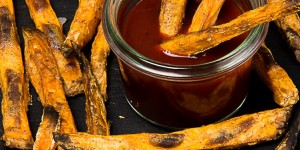 Beitragsbild des Blogbeitrags Süßkartoffel-Pommes/ Sweet potato fries
