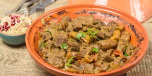 Beitragsbild des Blogbeitrags Rinder Tajine mit Feigen und Datteln/ Beef tajine with figs and dates 