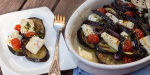 Beitragsbild des Blogbeitrags Auberginen mit Feta, Tomaten und Zwiebel/ Eggplant with feta, tomato and onion