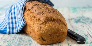 Beitragsbild des Blogbeitrags Schnelles Dinkelbrot mit Körner/ Fast spelt bread with grains 
