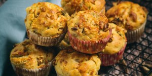 Beitragsbild des Blogbeitrags Blauschimmelkäse-Birnen-Muffins