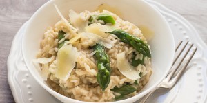 Beitragsbild des Blogbeitrags Spargel-Risotto/ Asparagus rice