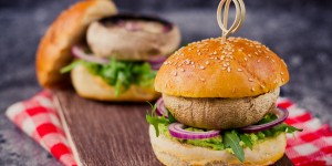 Beitragsbild des Blogbeitrags Vegetarische Burger/ Vegetarian Burger