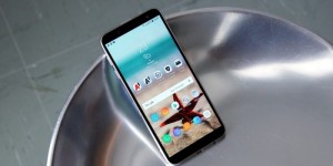 Beitragsbild des Blogbeitrags Einsteiger-Smartphone: Das Samsung Galaxy J6 im Test 