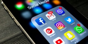 Beitragsbild des Blogbeitrags WhatsApp, YouTube & Co Datenverbrauch: Wie viel sind 10 GB?